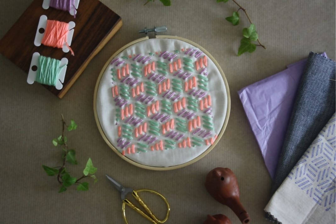 Think outside the box - Beginner embroidery: Kit + Guide
