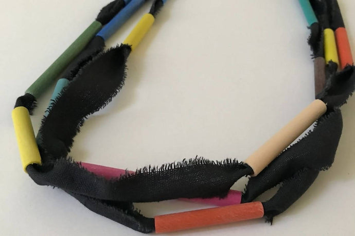 Make jewellery from plastic waste: Online course