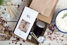 Load image into Gallery viewer, Make an essential oil soy wax candle: Course + Kit
