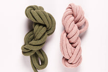 Load image into Gallery viewer, Chunky Necklace Kit: Kit + Guide
