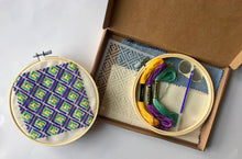 Load image into Gallery viewer, Creation box - Beginner embroidery: Kit + Guide
