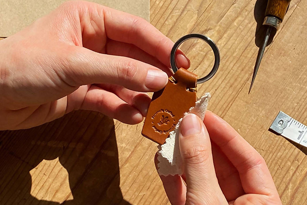 Make your own leather Keyring: Kit + Guide