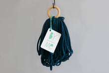 Load image into Gallery viewer, Make an &#39;eye spy&#39; macramé wall hanging: Course + Kit
