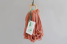 Load image into Gallery viewer, Make a spiral knot macramé plant hanger: Course + Kit
